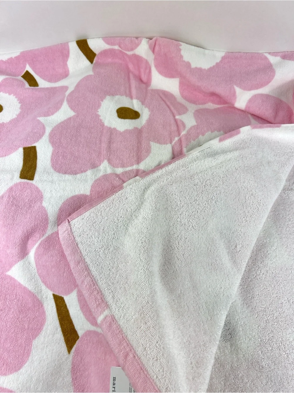 Marimekko Bath Towels Pink White Unikko Floral Soft Cotton Velour 2 Pc NEW